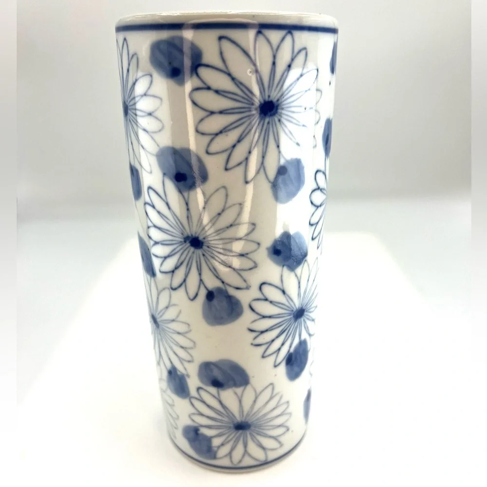 Blue & White Asian Ceramic Floral Vase Daisy Flowers Straight Sided Hall Marked